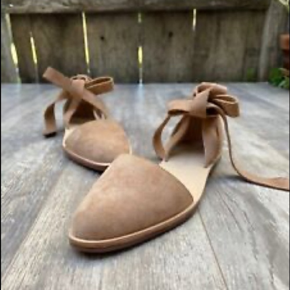 NWOT Loeffler Randall lace up suede flat